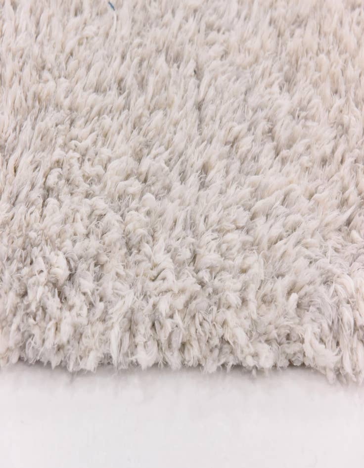 Detail image of 5' 4 x 7' 9 Luxury Solid Shag Rug