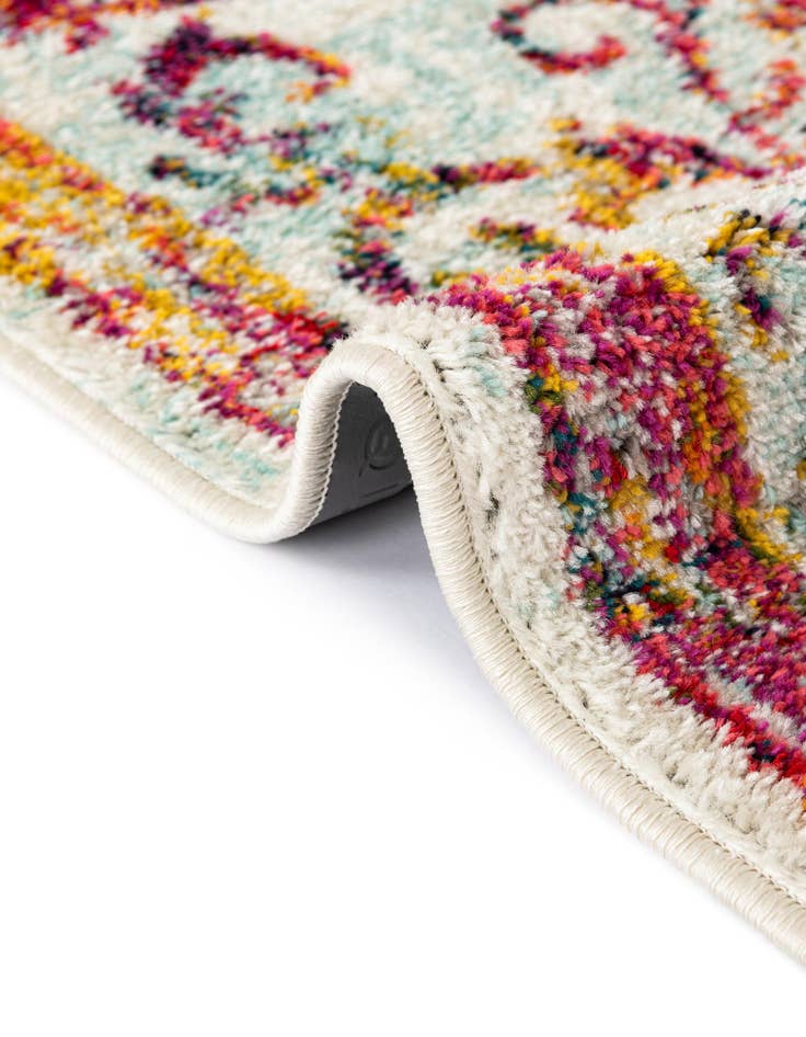 Detail image of 7' x 10' Madeline Rug