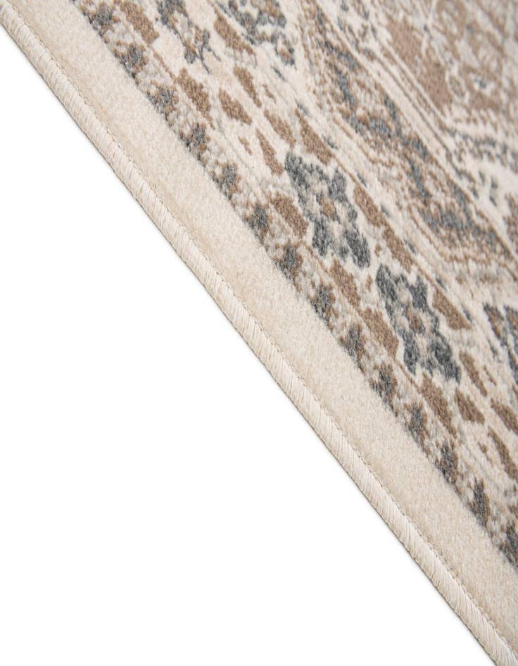 Detail image of 5' x 7' 10 Mamluk Rug