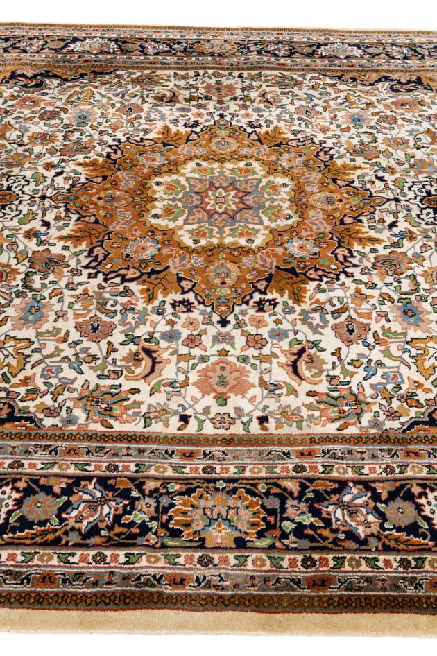 Detail image of 8' 2 x 11' 5 Hand Knotted Mashad Oriental Wool Rug