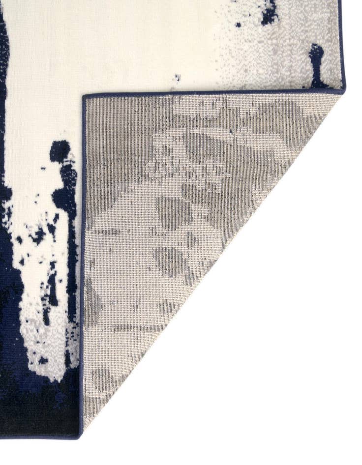 Detail image of 4' x 6' Metropolis Rug