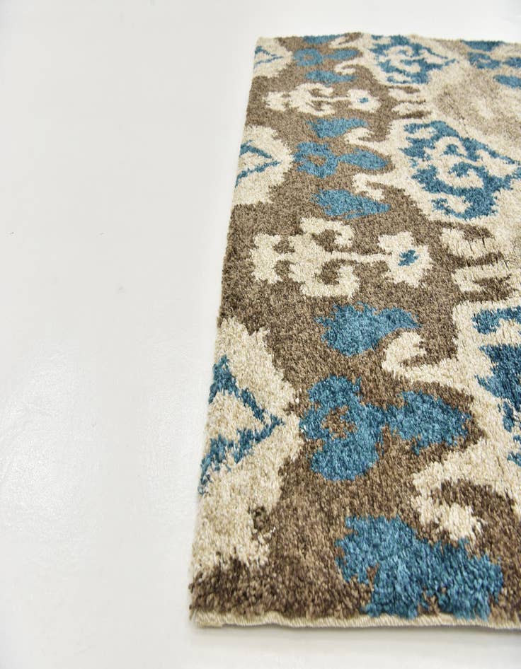 Detail image of 5' 3 x 7' 7 Midas Frieze Rug