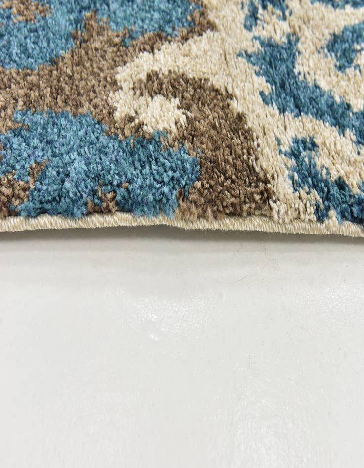 Detail image of 5' 3 x 7' 7 Midas Frieze Rug