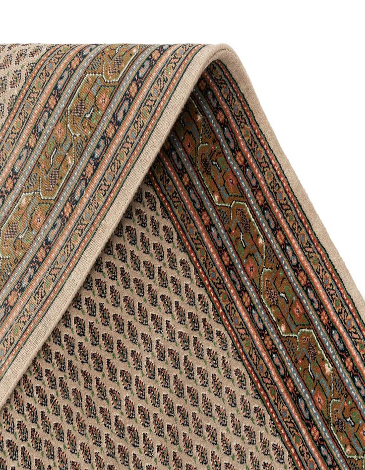 Detail image of 5' 7 x 7' 10 Hand Knotted Mir Wool Rug