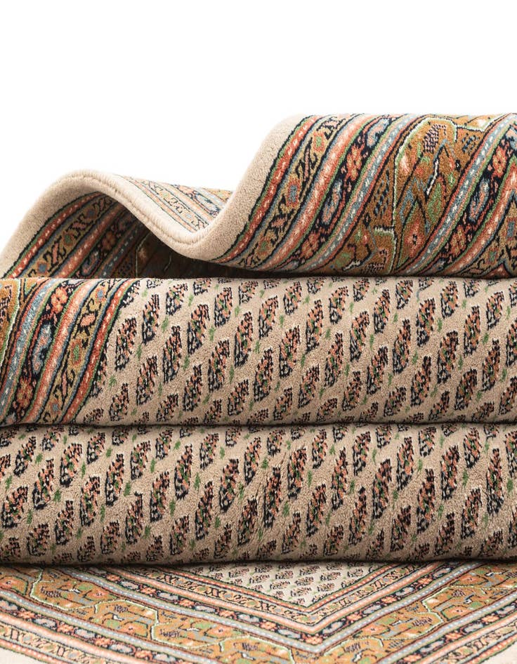 Detail image of 5' 7 x 7' 10 Hand Knotted Mir Wool Rug