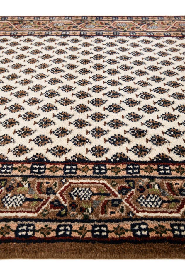 Detail image of 3' 1 x 5' 4 Hand Knotted Mir Wool Rug