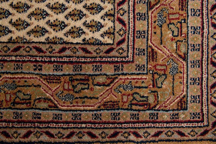 5' 6 x 10' 3 Hand Knotted Mir Wool Rug