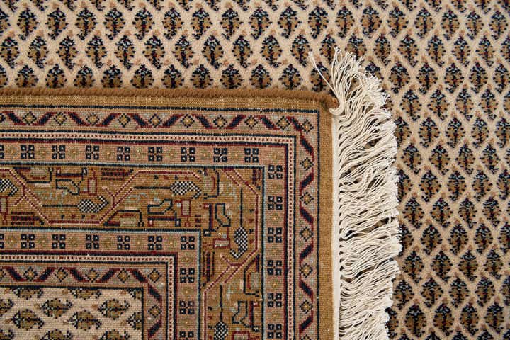 5' 6 x 10' 3 Hand Knotted Mir Wool Rug