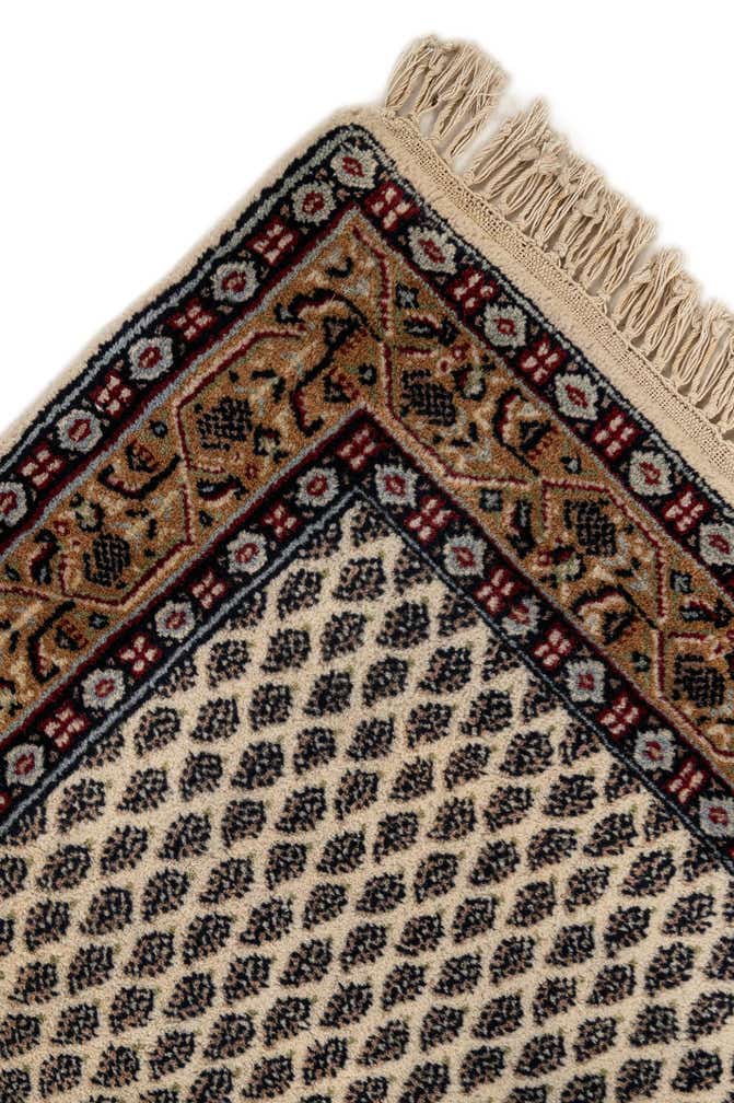 2' 5 x 4' 8 Hand Knotted Mir Wool Rug