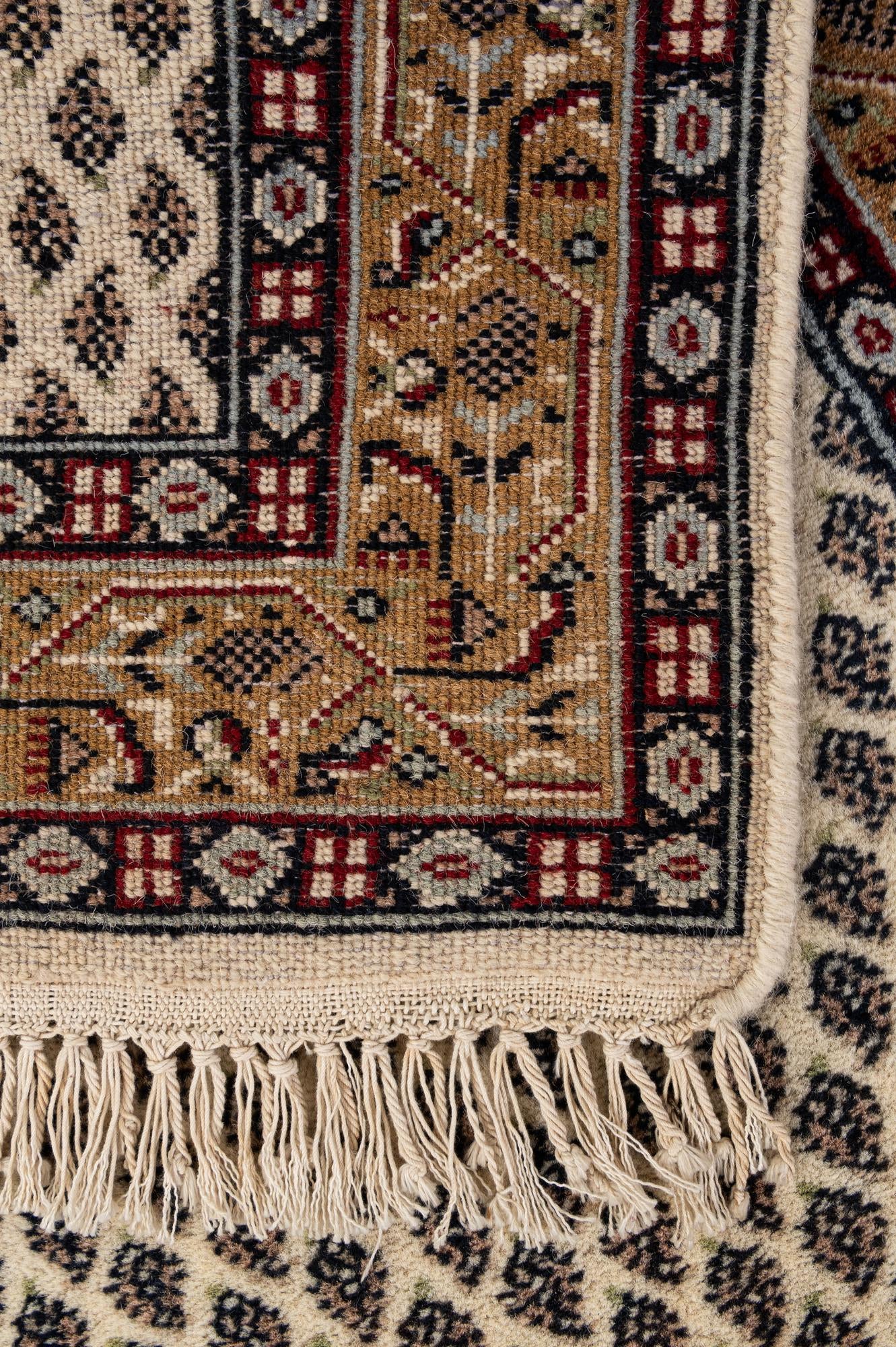 2' 5 x 4' 8 Hand Knotted Mir Wool Rug