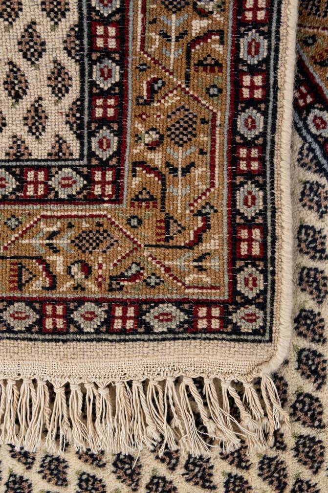 2' 5 x 4' 8 Hand Knotted Mir Wool Rug