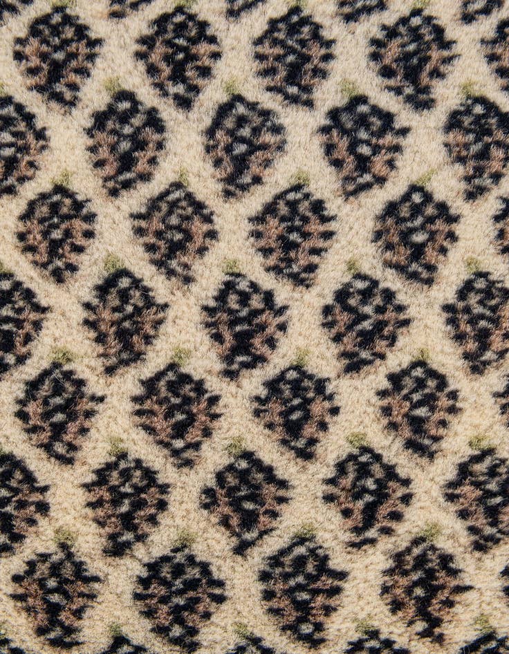 Detail image of 2' 5 x 4' 8  Hand Knotted Mir Wool Rug