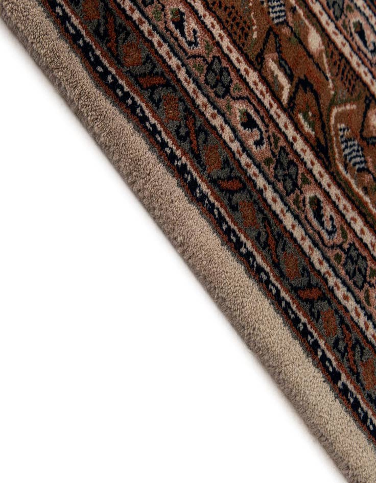 Detail image of 5' 9 x 7' 11  Hand Knotted Mir Wool Rug