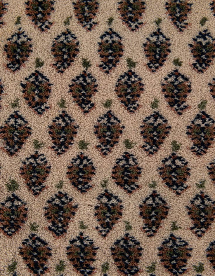 Detail image of 5' 9 x 7' 11  Hand Knotted Mir Wool Rug