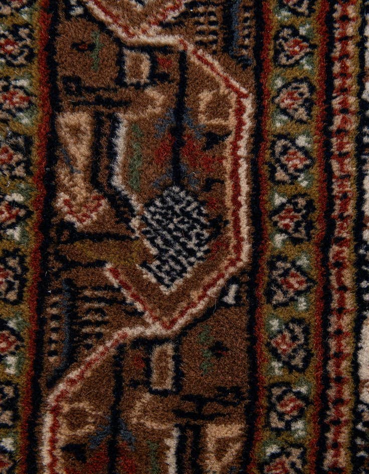 Detail image of 2' 11 x 5' 1  Hand Knotted Mir Wool Rug