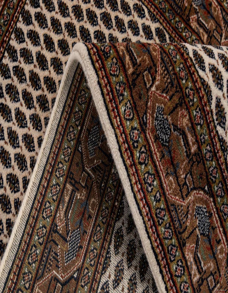 Detail image of 2' 11 x 5' 1  Hand Knotted Mir Wool Rug