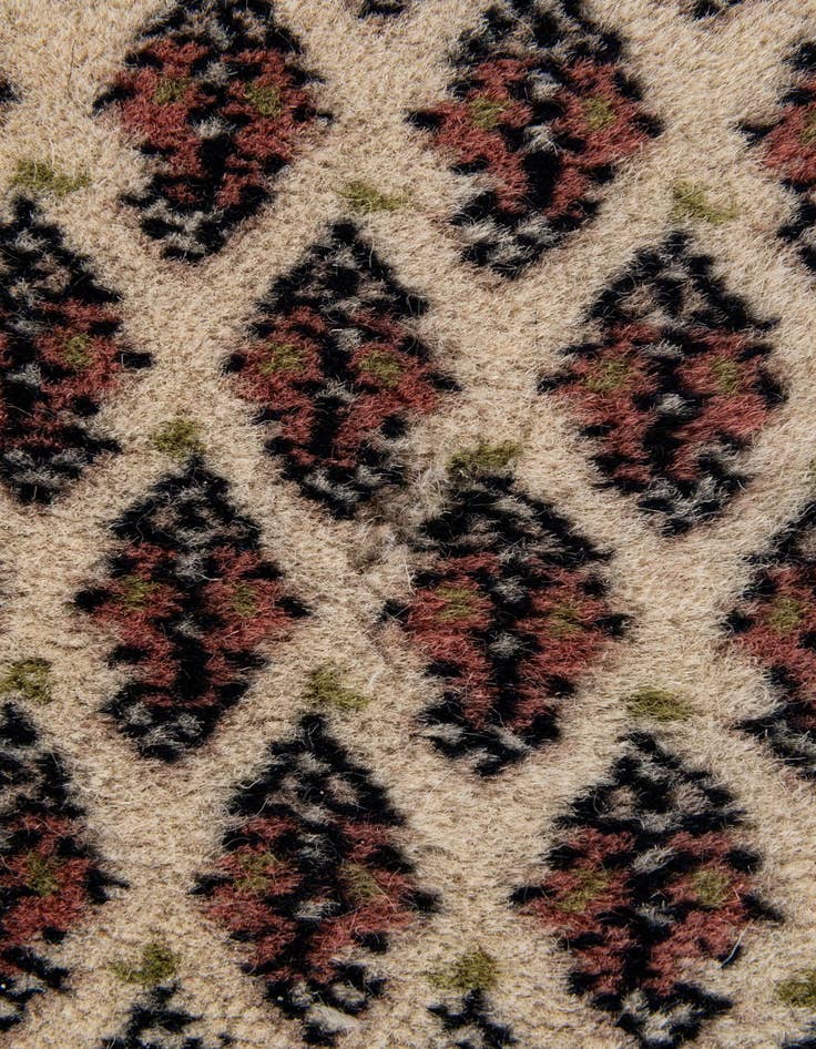 Detail image of 3' 11 x 5' 11  Hand Knotted Mir Wool Rug