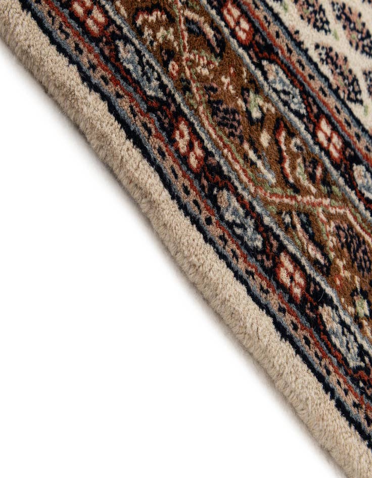 Detail image of 2' 8 x 5' 2  Hand Knotted Mir Wool Rug