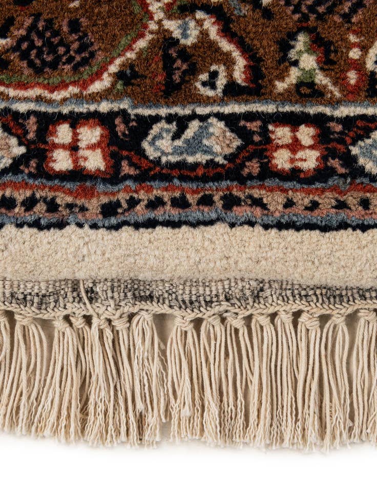 Detail image of 2' 8 x 5' 2  Hand Knotted Mir Wool Rug