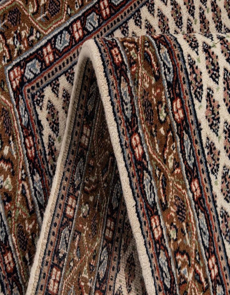 Detail image of 2' 8 x 5' 2  Hand Knotted Mir Wool Rug