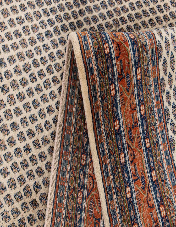 Detail image of 6' 9 x 9' 10  Hand Knotted Mir Oriental Wool Rug