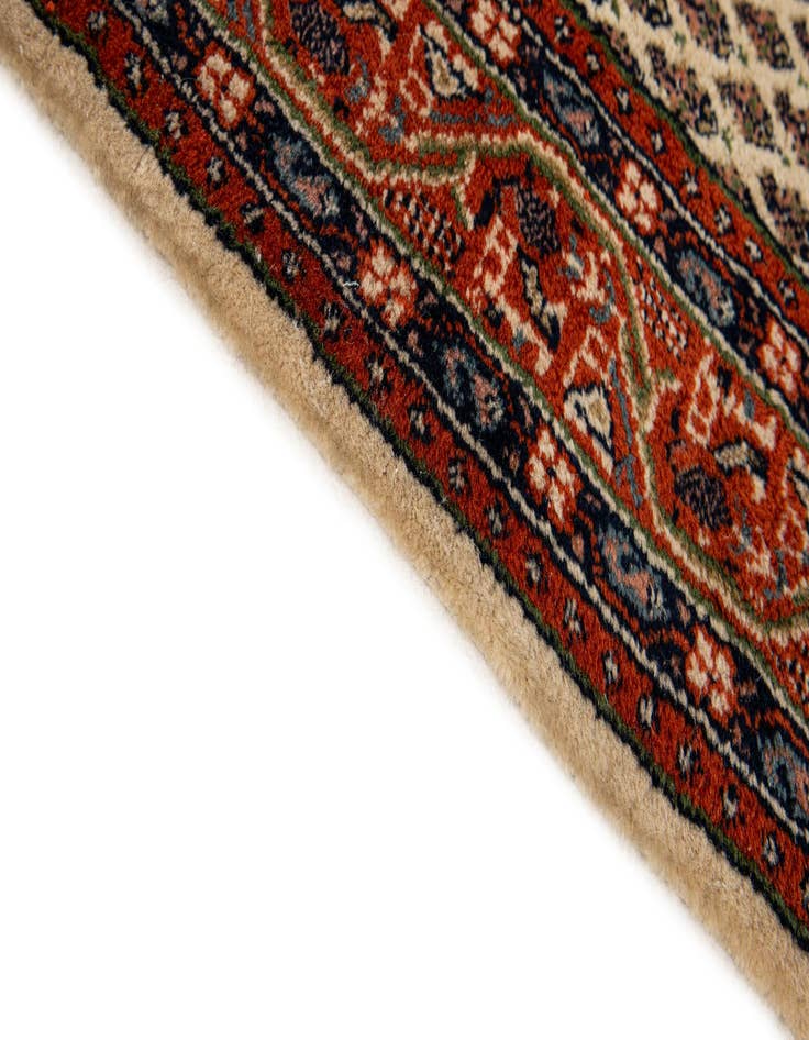 Detail image of 4' 2 x 6' 6 Hand Knotted Mir Wool Rug