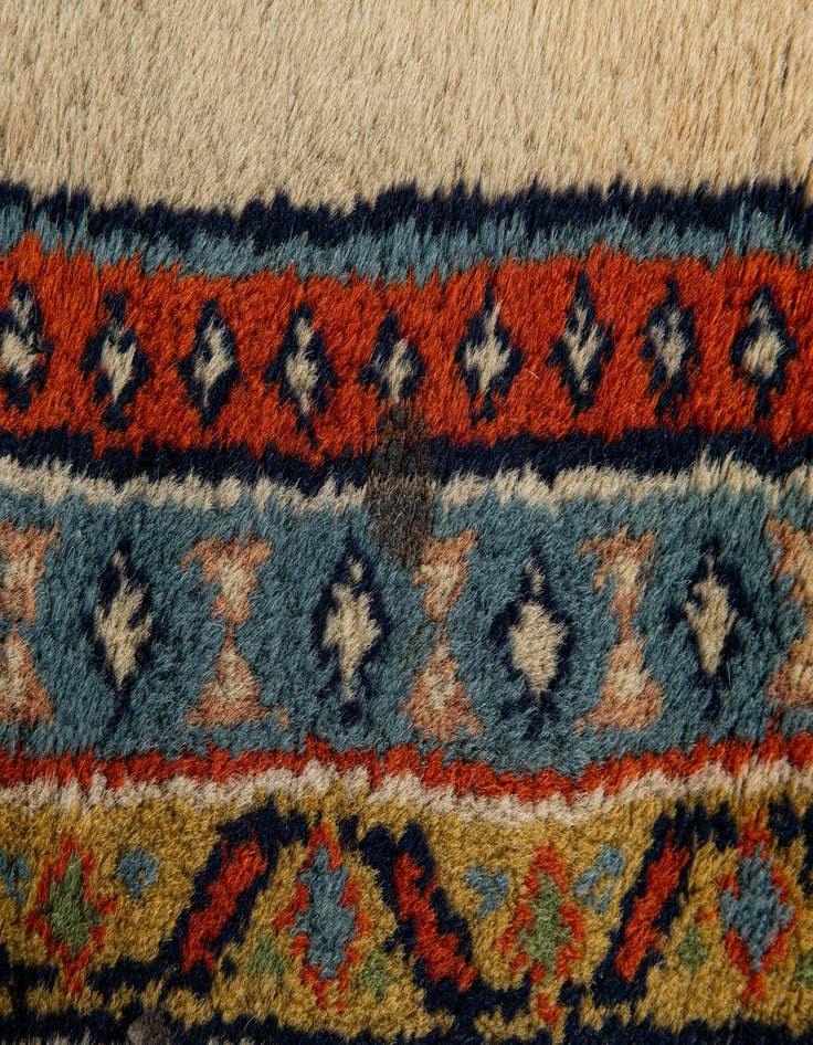 Detail image of 6' 7 x 8' Hand Knotted Mir Wool Rug