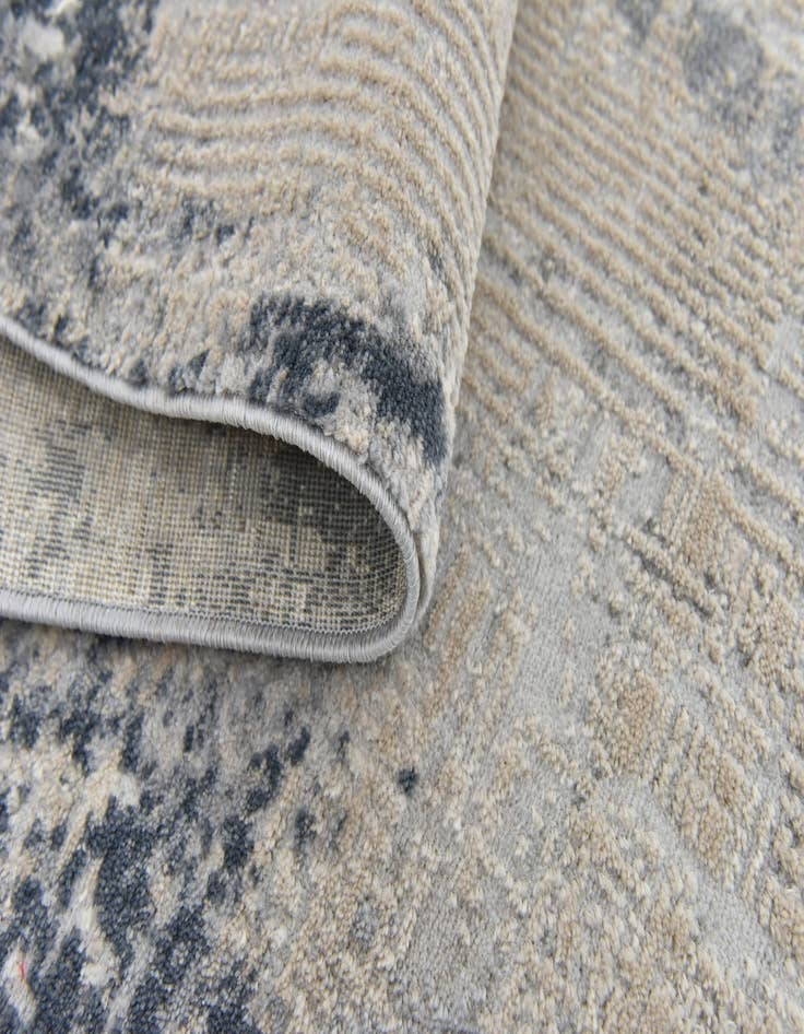 Detail image of 5' x 8' Modern Classical Rug