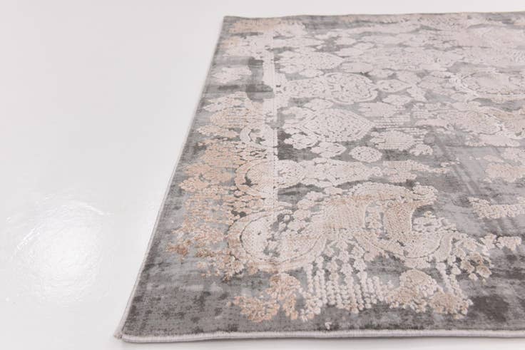 Detail image of 5' x 7' 8 Modern Classical Rug
