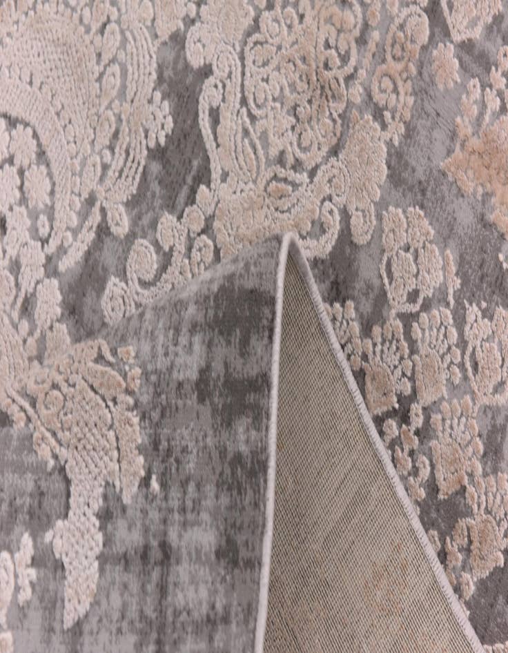 Detail image of 5' x 7' 8 Modern Classical Rug