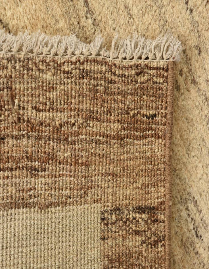 Detail image of 2' 7 x 4' 5  Hand Knotted Modern Ziegler Rug