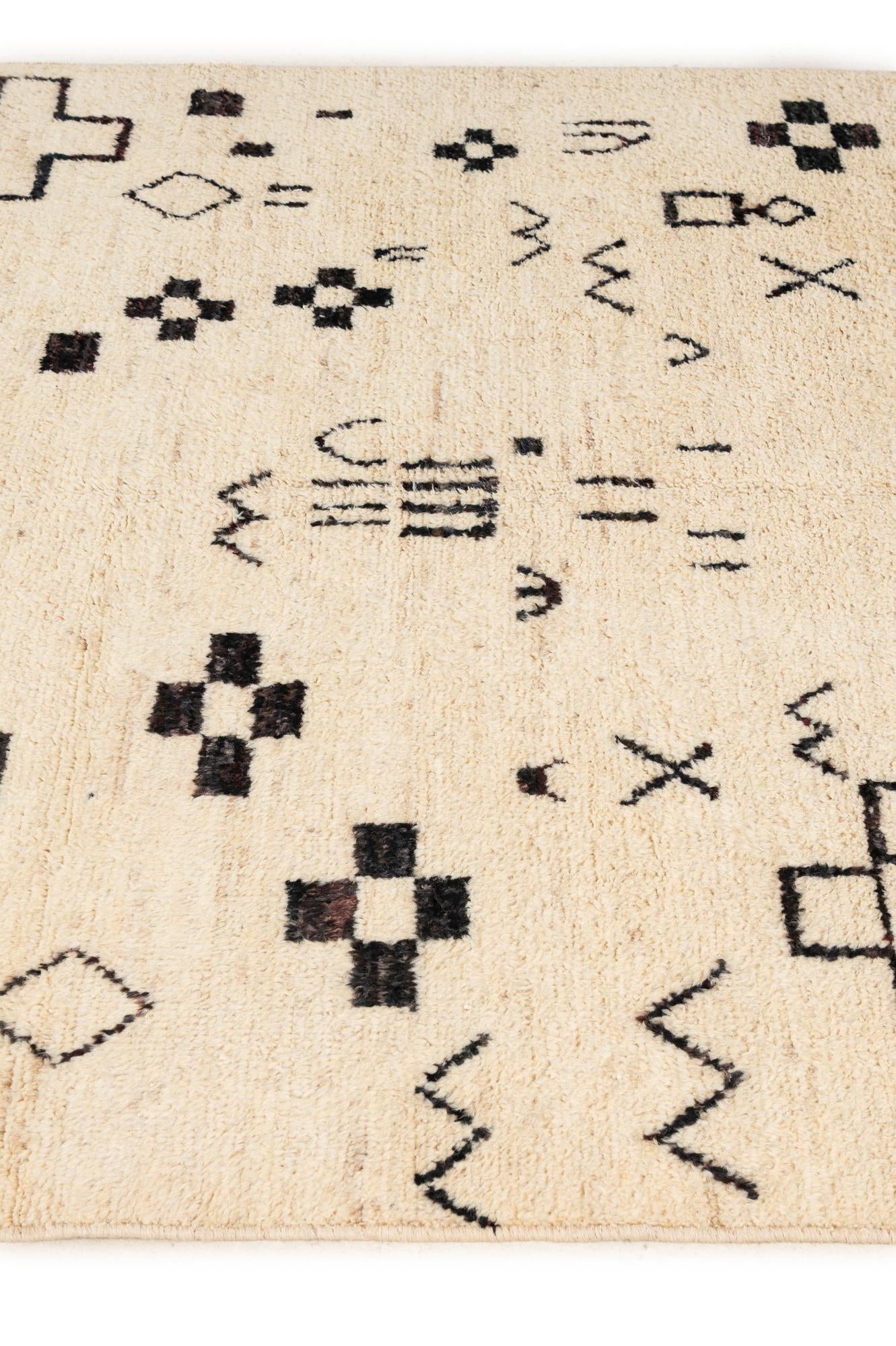 5' x 6' 6 Hand Knotted Moroccan Wool Rug