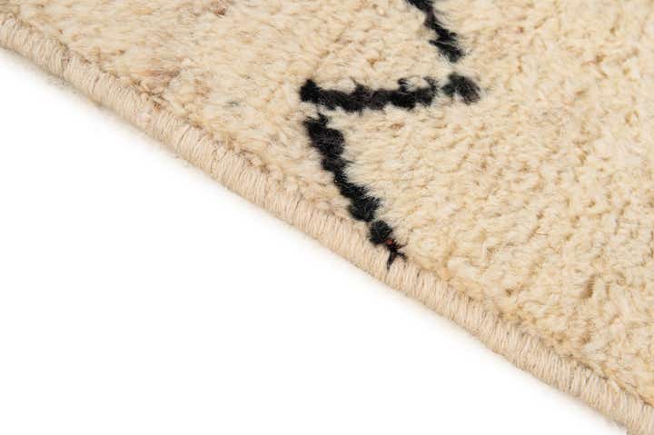 5' x 6' 6 Hand Knotted Moroccan Wool Rug