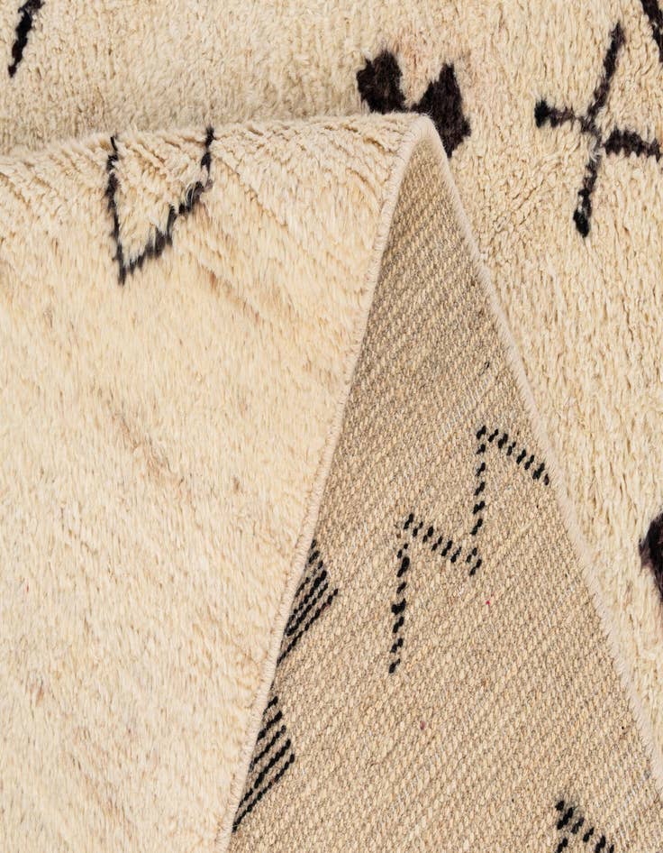 Detail image of 5' x 6' 6  Hand Knotted Moroccan Wool Rug