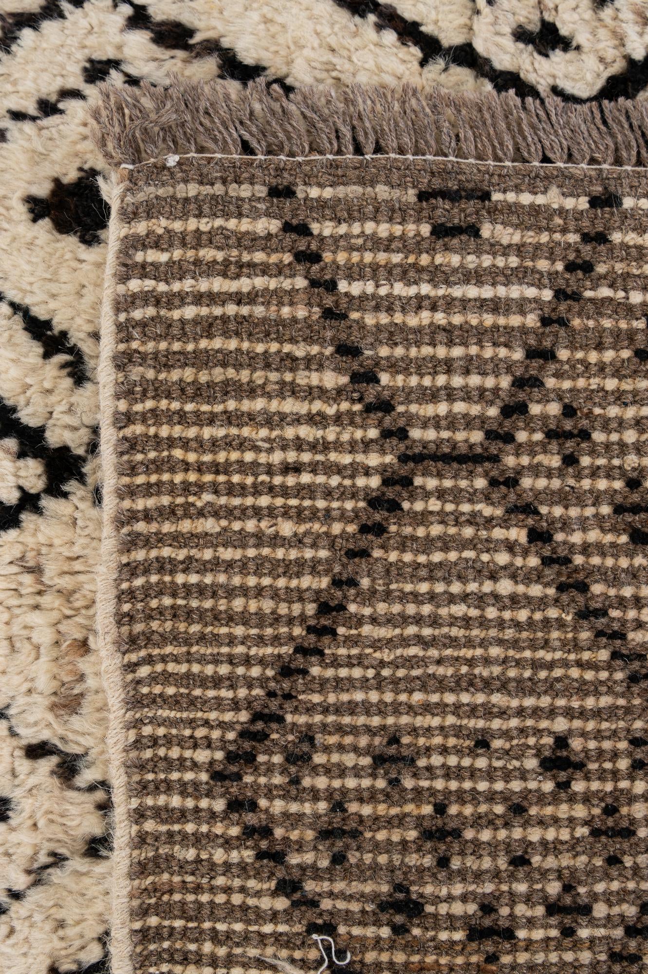 5' 6 x 7' 4 Hand Knotted Moroccan Wool Rug