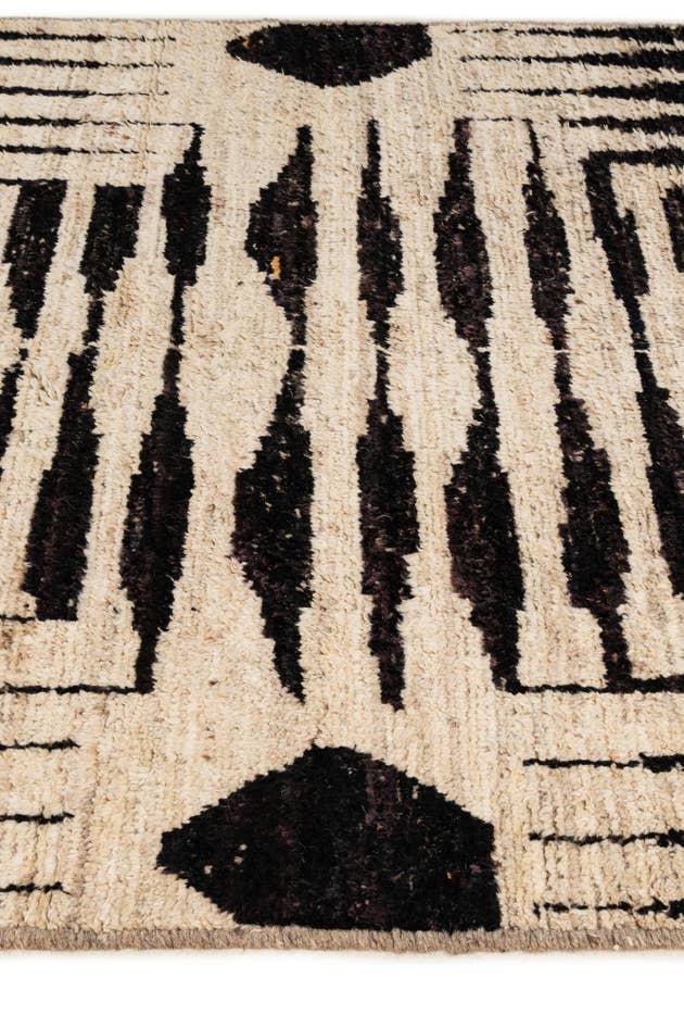Detail image of 5' 8 x 7' 8 Hand Knotted Moroccan Wool Rug