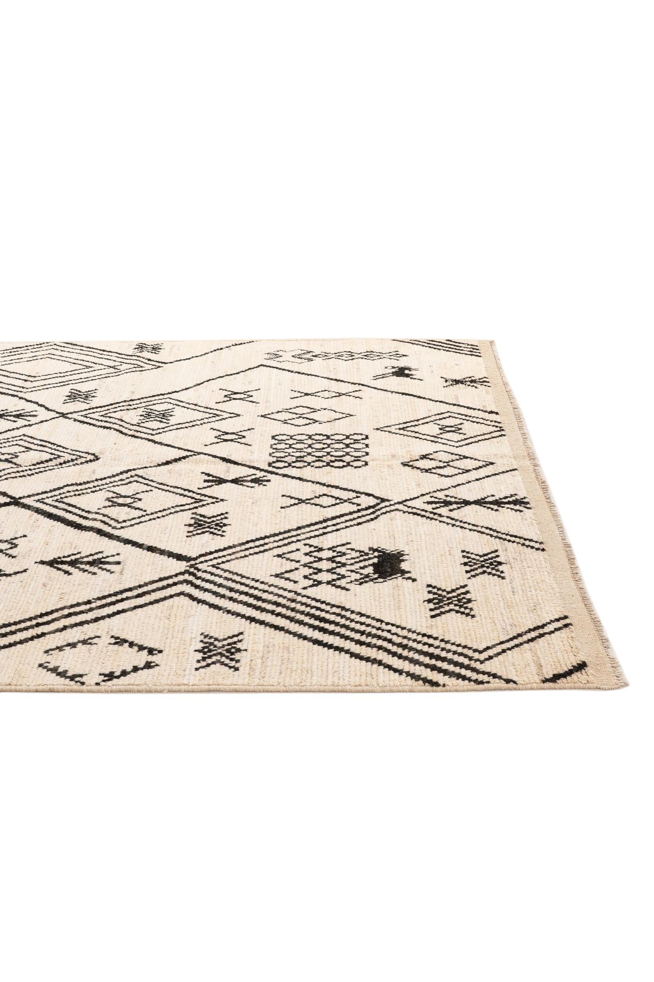 5' 9 x 8' Hand Knotted Moroccan Wool Rug