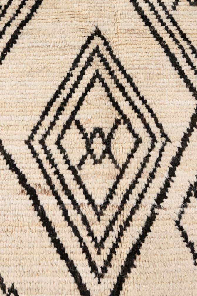 5' 9 x 8' Hand Knotted Moroccan Wool Rug