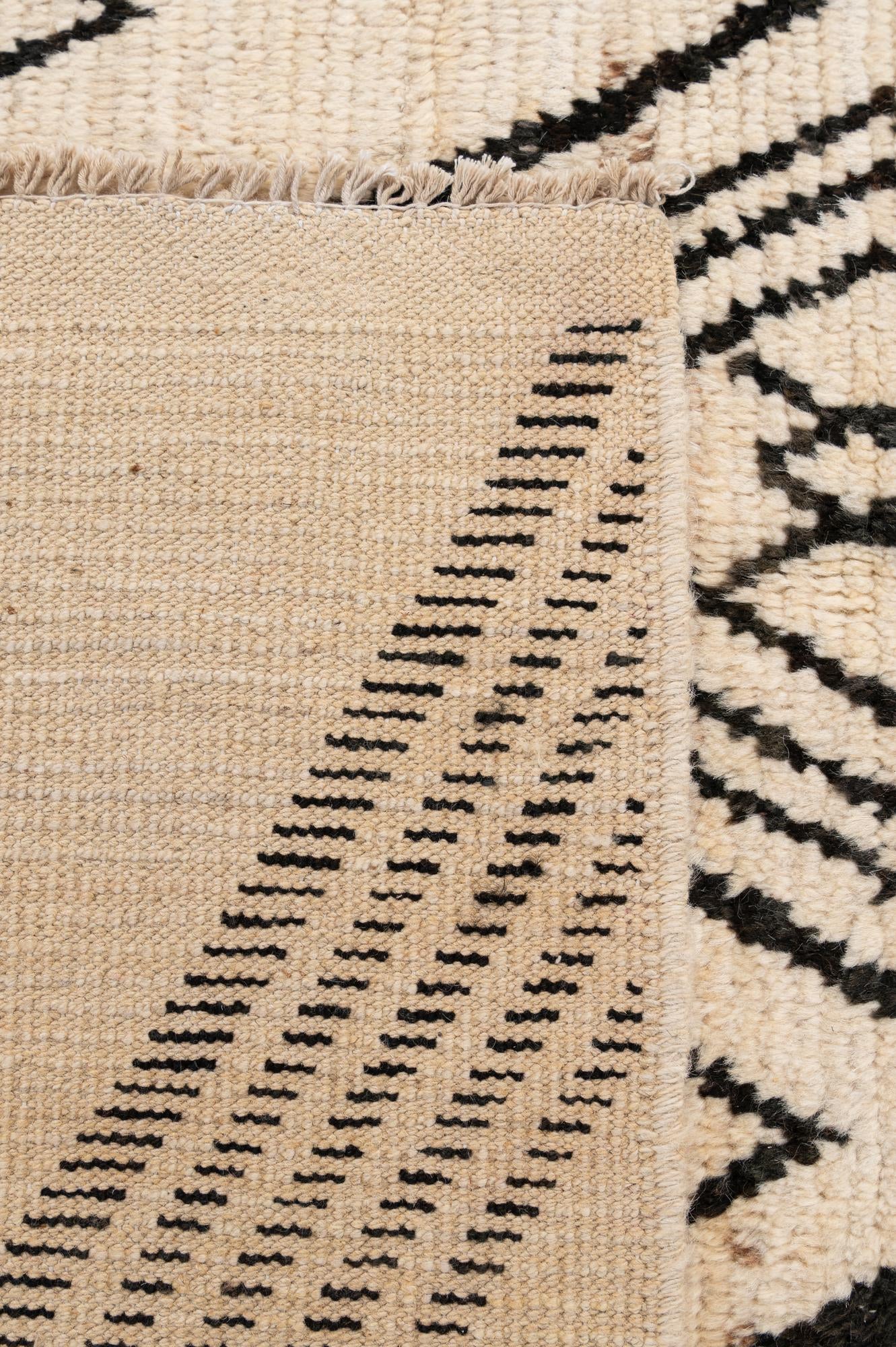 5' 9 x 8' Hand Knotted Moroccan Wool Rug