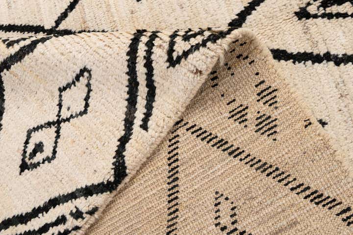 5' 10 x 8' 5 Hand Knotted Moroccan Wool Rug