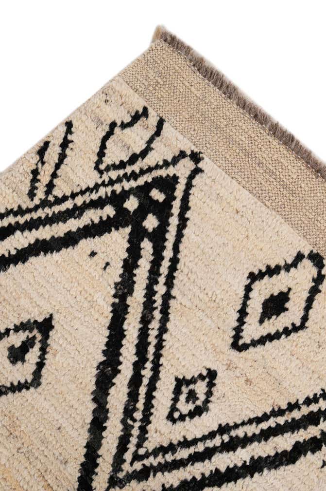 5' 10 x 8' 5 Hand Knotted Moroccan Wool Rug