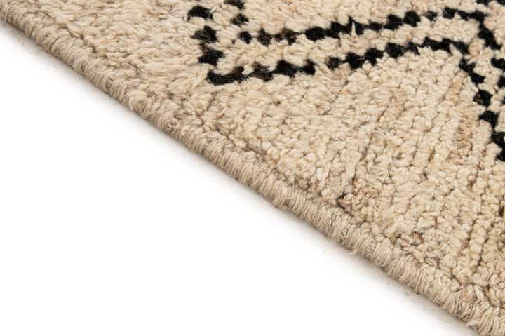 5' 9 x 7' 10 Hand Knotted Moroccan Wool Rug