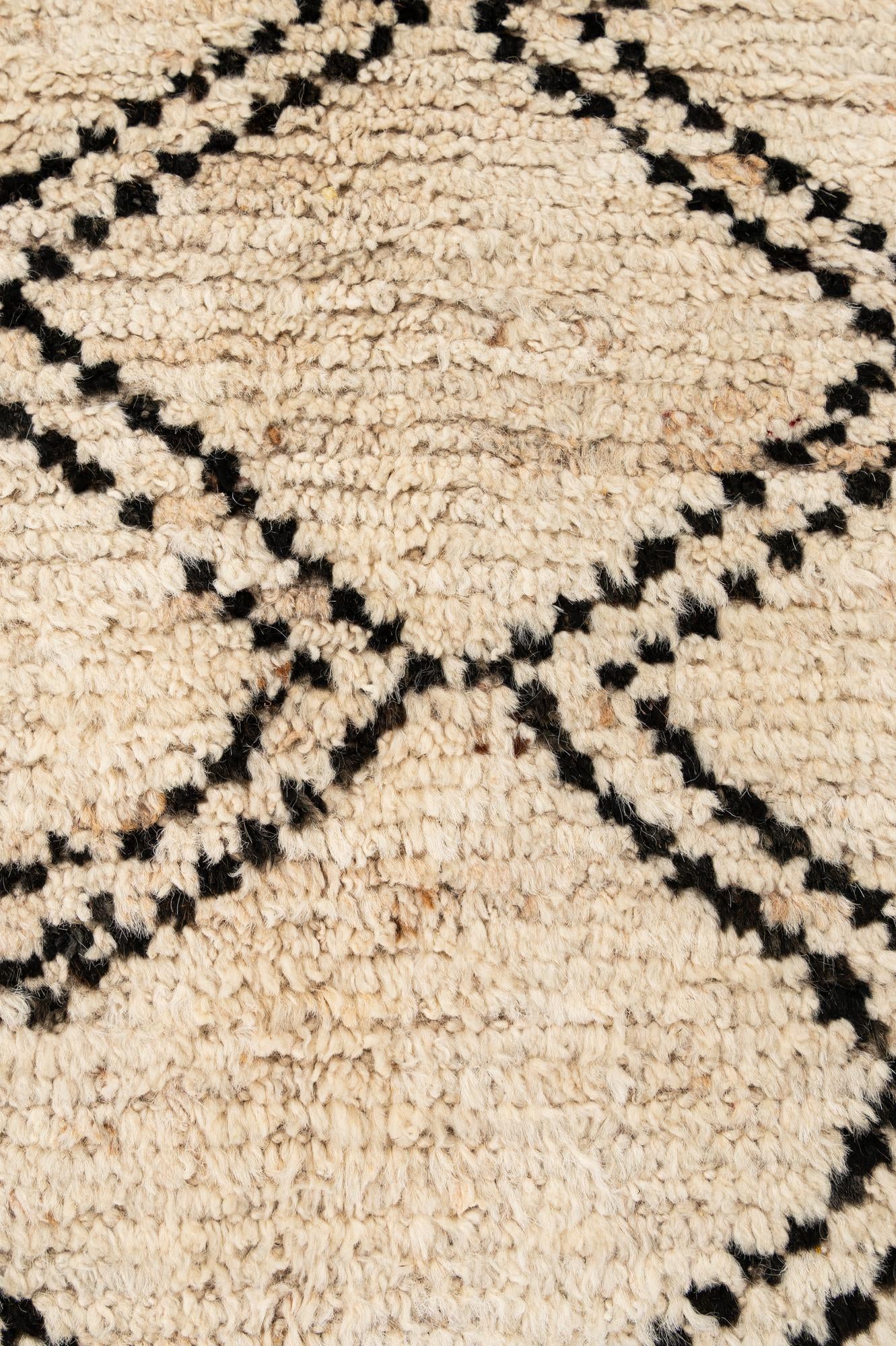 5' 9 x 7' 10 Hand Knotted Moroccan Wool Rug