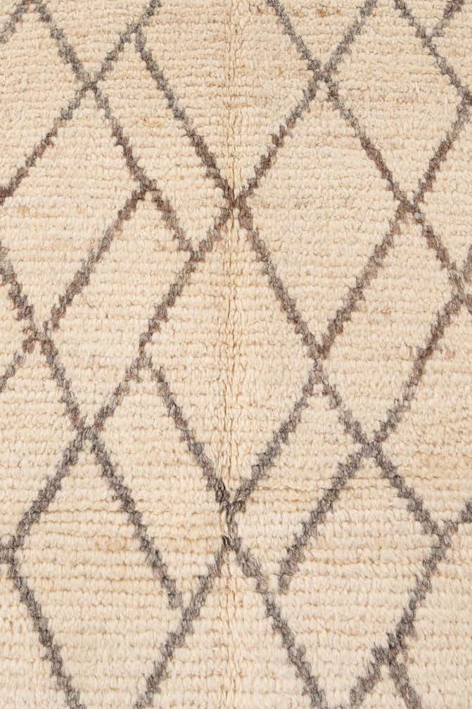 5' 9 x 8' 7 Hand Knotted Moroccan Wool Rug