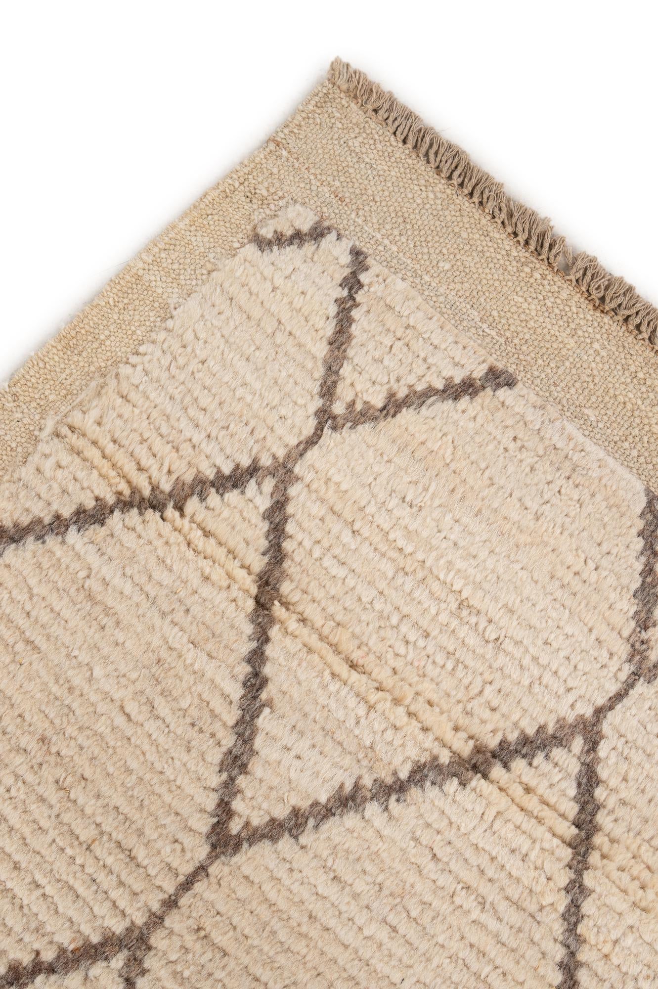 5' 9 x 8' 7 Hand Knotted Moroccan Wool Rug