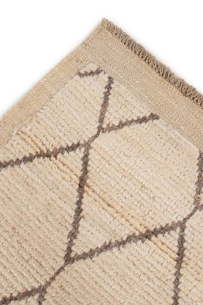 5' 9 x 8' 7 Hand Knotted Moroccan Wool Rug