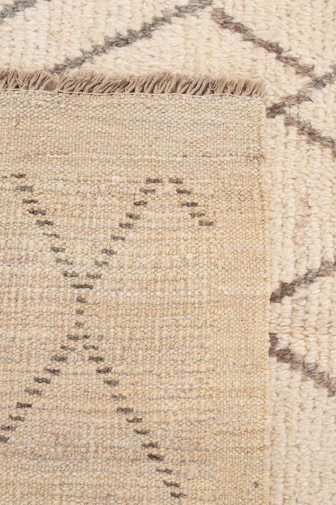 5' 9 x 8' 7 Hand Knotted Moroccan Wool Rug