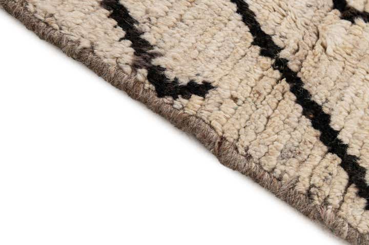 5' 11 x 7' 9 Hand Knotted Moroccan Wool Rug