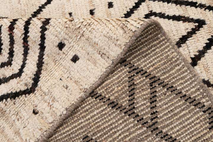 5' 11 x 7' 9 Hand Knotted Moroccan Wool Rug