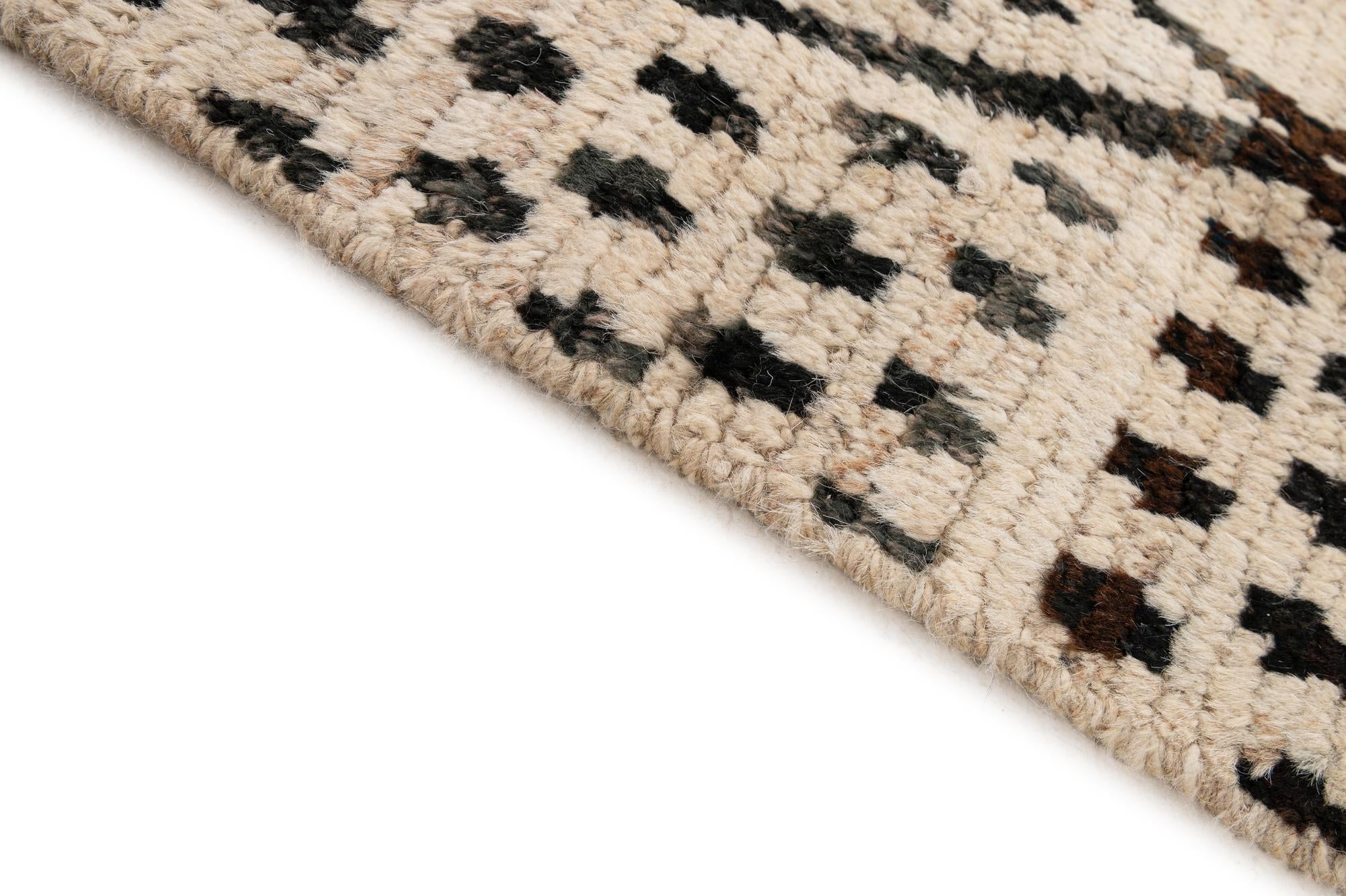 5' 11 x 7' 11 Hand Knotted Moroccan Wool Rug